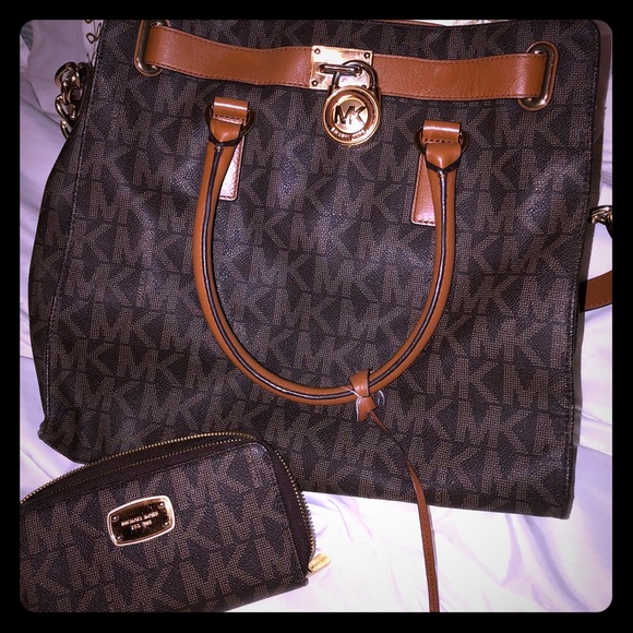 Authentic Mk large tote and wallet - Picture 1 of 1